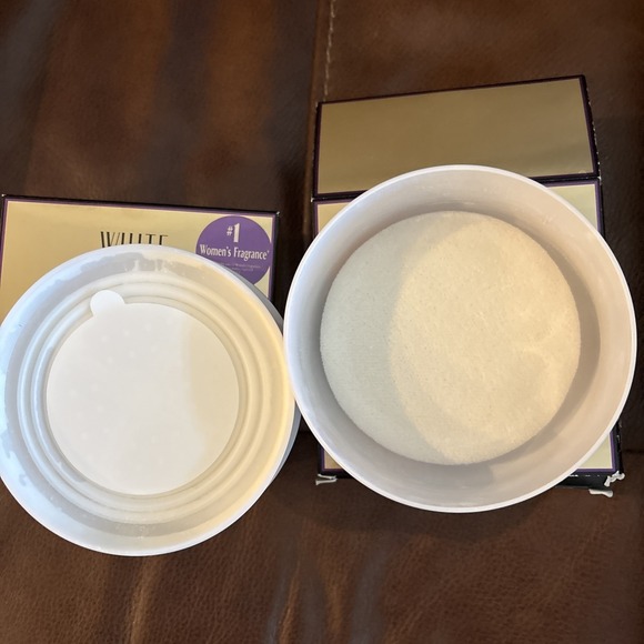 (2) WHITE DIAMONDS Elizabeth Taylor, 2.6 oz Perfumed Body Powder Women NEW - Picture 3 of 6